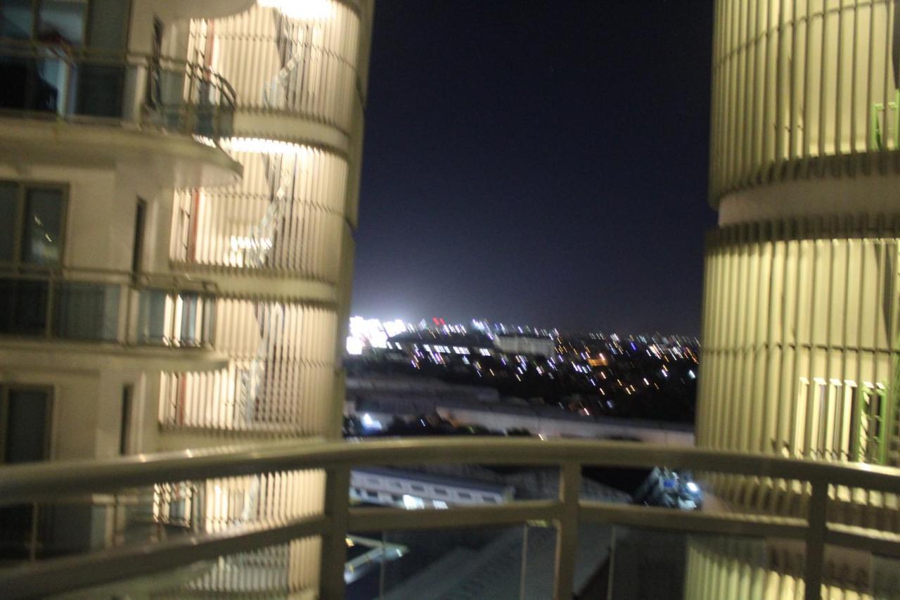 Azure C2 Balcony Wifi Near Mall Airport Multiple Units Paranaque City Extérieur photo